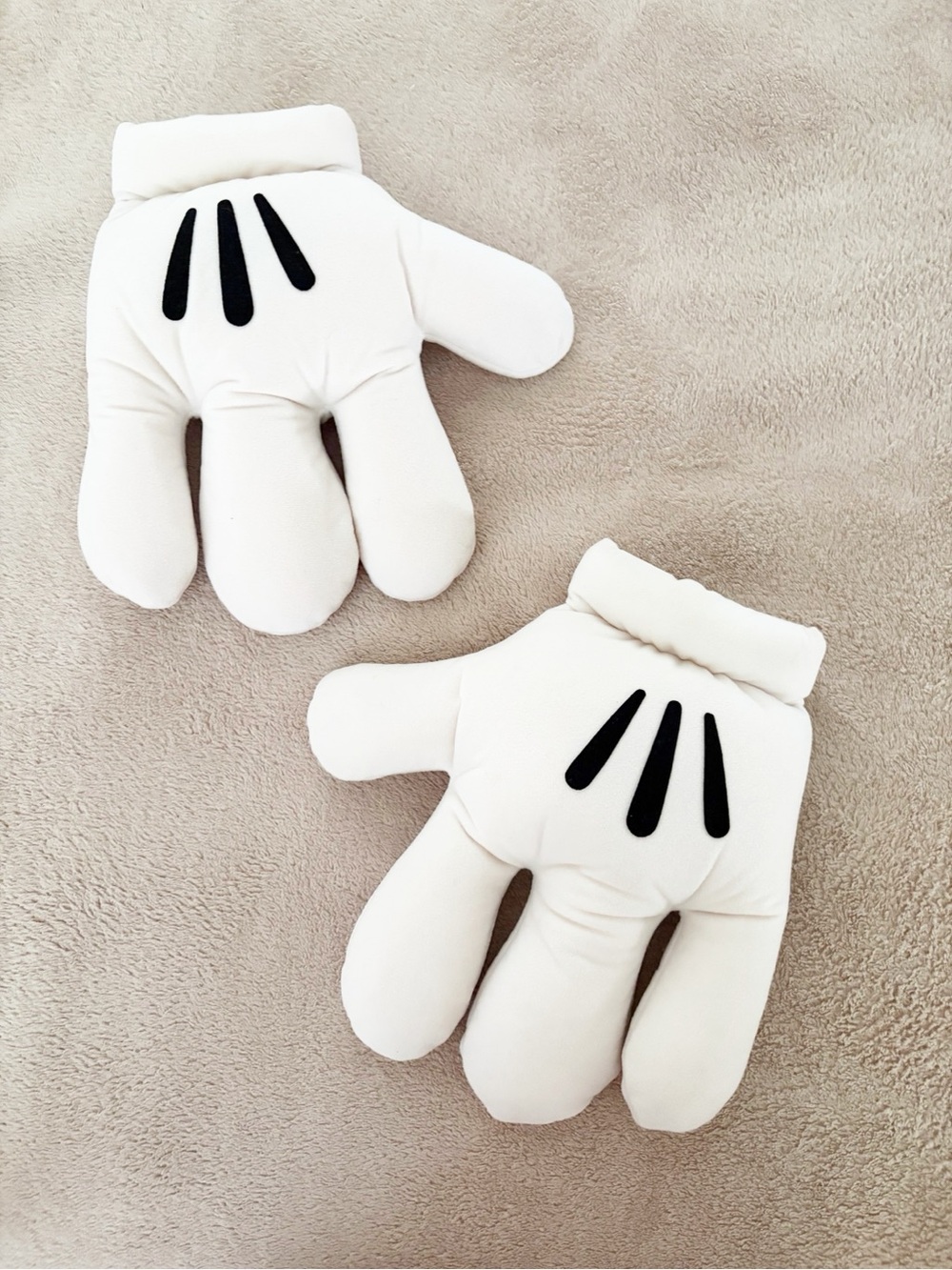 Disneyland Resort Disney Mickey Mouse Youth Size Mickey Hands Mickey Gloves